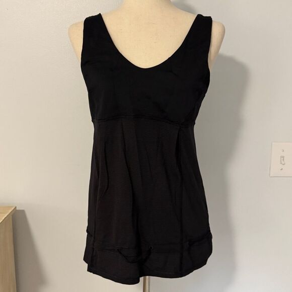 Lululemon Black Elevate Tank Top 10 Luxtreme Excellent DrawString Waist - Picture 6 of 12